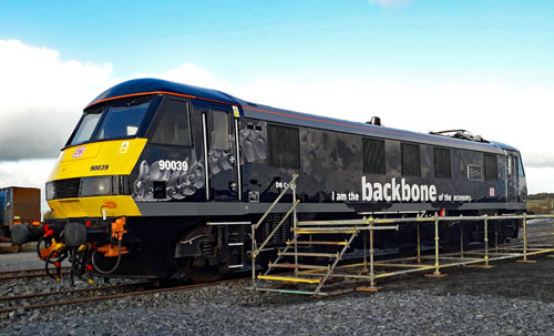 Class 90 locomotive 90039 at Mossend International Railfreight Park